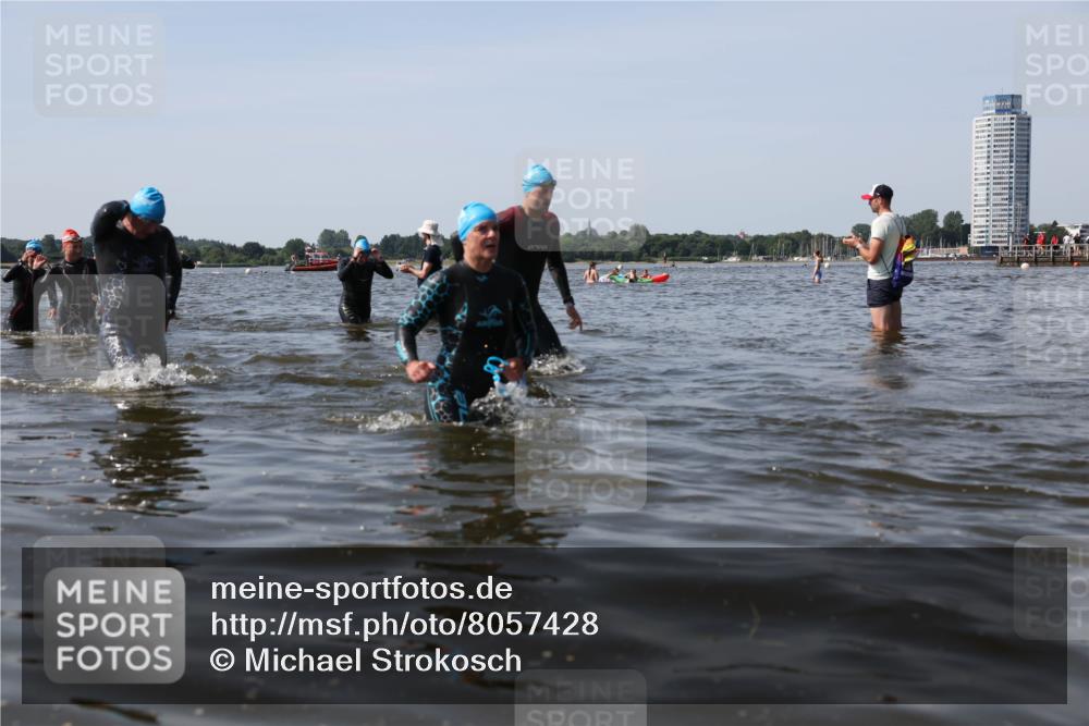 22.06.2025 - Viking Triathlon Michael Strokosch http://msf.ph/oto/8057428 22.06.2025 10:38:16 Schwimmen 61, 72, 89, 191, 209, 269, 447, 509, 535, 662 meine-sportfotos.de