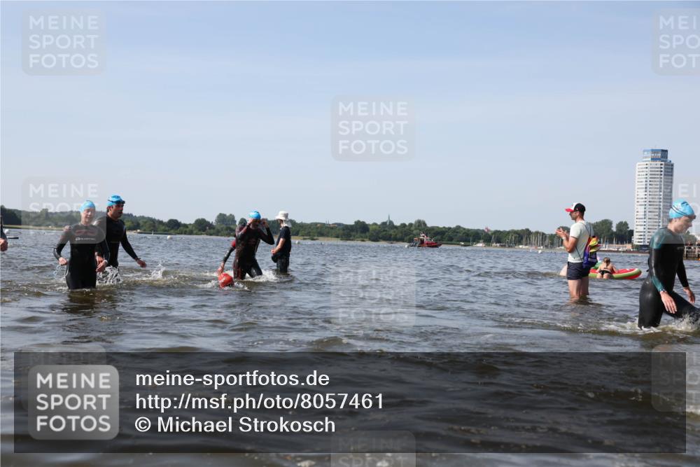 22.06.2025 - Viking Triathlon Michael Strokosch http://msf.ph/oto/8057461 22.06.2025 10:35:31 Schwimmen 20, 47, 62, 107, 127, 134, 154, 320, 395, 415, 482, 508, 602, 632 meine-sportfotos.de