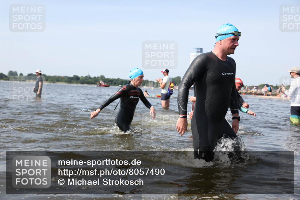 22.06.2025 - Viking Triathlon Michael Strokosch http://msf.ph/oto/8057490 22.06.2025 10:35:37 Schwimmen 20, 47, 62, 107, 127, 134, 154, 320, 395, 415, 482, 602 meine-sportfotos.de