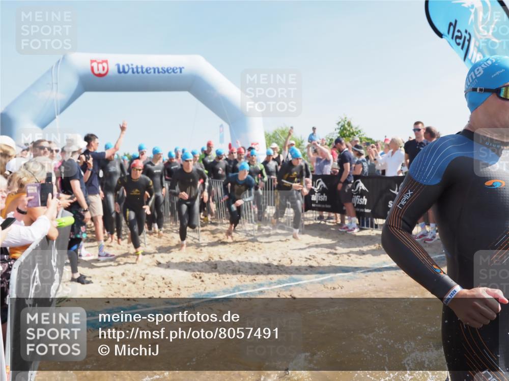 22.06.2025 - Viking Triathlon MichiJ http://msf.ph/oto/8057491 22.06.2025 10:00:24 Schwimmen 6, 10, 14, 15, 28, 46, 49, 52, 81, 122, 152, 175, 176, 198, 230, 286, 288, 329, 367, 420, 455, 473, 485, 544, 557, 610, 611, 617, 661 meine-sportfotos.de