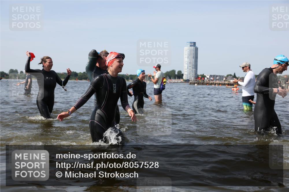 22.06.2025 - Viking Triathlon Michael Strokosch http://msf.ph/oto/8057528 22.06.2025 10:38:31 Schwimmen 22, 85, 156, 215, 269, 398, 419, 428, 447, 509, 535, 601, 603, 659, 662 meine-sportfotos.de