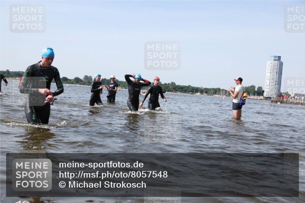 22.06.2025 - Viking Triathlon Michael Strokosch http://msf.ph/oto/8057548 22.06.2025 10:35:58 Schwimmen 19, 265, 313, 377, 448, 552, 636 meine-sportfotos.de