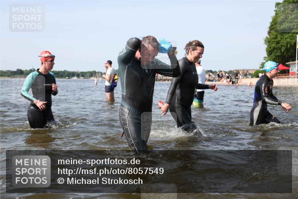 22.06.2025 - Viking Triathlon Michael Strokosch http://msf.ph/oto/8057549 22.06.2025 10:38:34 Schwimmen 22, 85, 156, 164, 215, 269, 315, 398, 419, 428, 509, 535, 601, 603, 659 meine-sportfotos.de