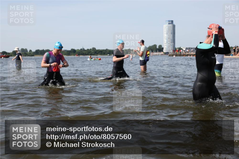 22.06.2025 - Viking Triathlon Michael Strokosch http://msf.ph/oto/8057560 22.06.2025 10:38:36 Schwimmen 22, 85, 156, 164, 215, 269, 315, 327, 398, 419, 428, 509, 535, 601, 603, 659 meine-sportfotos.de
