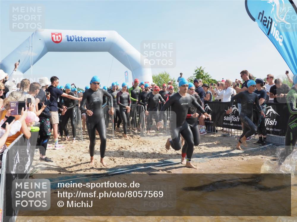 22.06.2025 - Viking Triathlon MichiJ http://msf.ph/oto/8057569 22.06.2025 10:00:28 Schwimmen 1, 6, 13, 14, 15, 28, 30, 46, 52, 81, 152, 175, 176, 198, 230, 286, 288, 367, 374, 401, 455, 473, 534, 557, 610, 611, 617, 623, 661 meine-sportfotos.de
