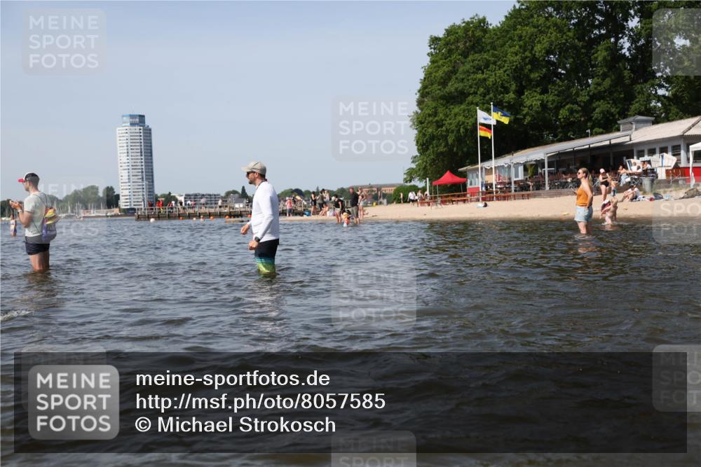 22.06.2025 - Viking Triathlon Michael Strokosch http://msf.ph/oto/8057585 22.06.2025 10:38:41 Schwimmen 22, 85, 135, 156, 164, 211, 215, 315, 327, 419, 601, 603, 659 meine-sportfotos.de