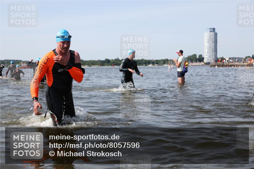 22.06.2025 - Viking Triathlon Michael Strokosch http://msf.ph/oto/8057596 22.06.2025 10:38:44 Schwimmen 22, 26, 85, 135, 156, 164, 211, 215, 315, 327, 336, 601, 659 meine-sportfotos.de