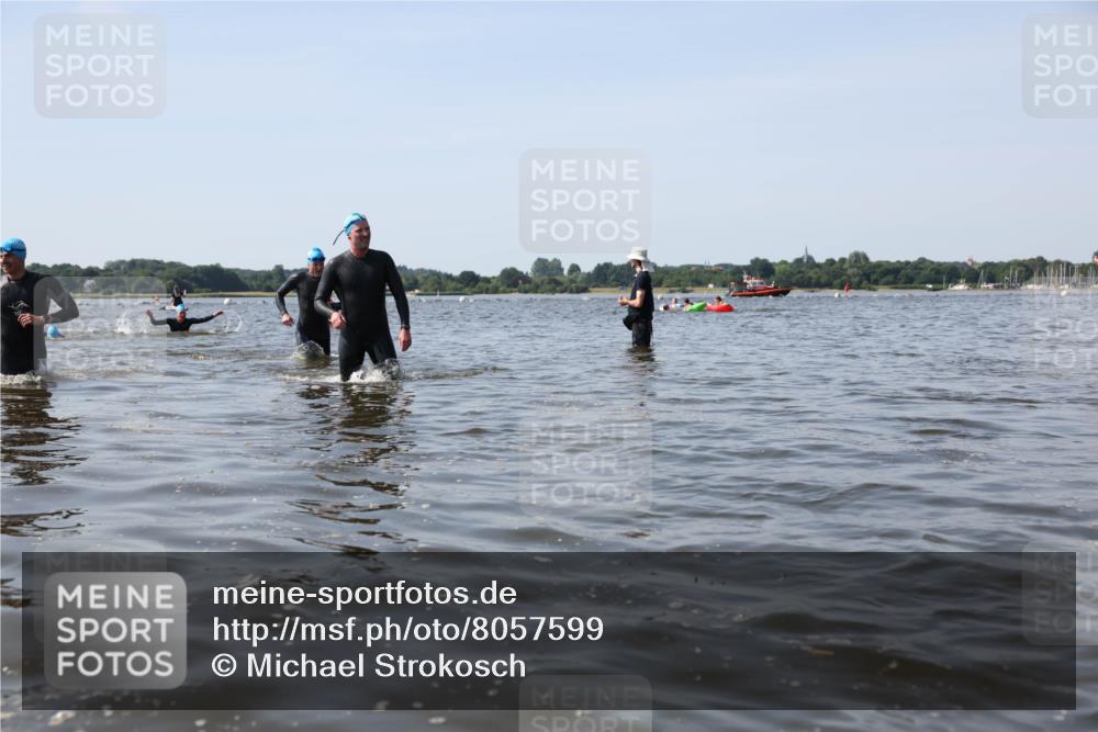 22.06.2025 - Viking Triathlon Michael Strokosch http://msf.ph/oto/8057599 22.06.2025 10:36:12 Schwimmen 19, 101, 313, 334, 377, 407, 448, 636 meine-sportfotos.de