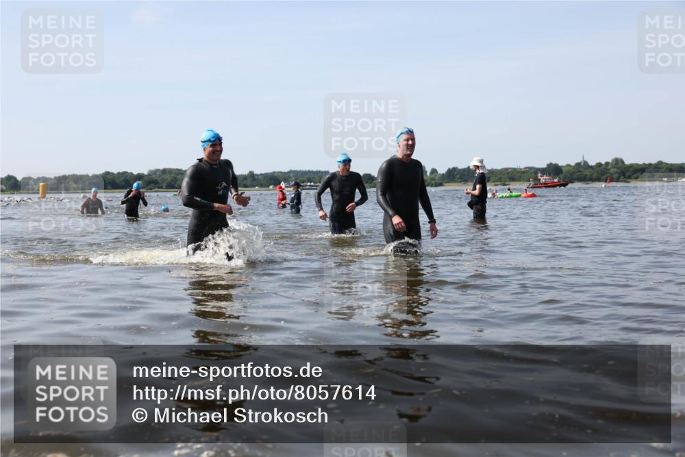 22.06.2025 - Viking Triathlon Michael Strokosch http://msf.ph/oto/8057614 22.06.2025 10:36:14 Schwimmen 19, 101, 334, 407, 448 meine-sportfotos.de
