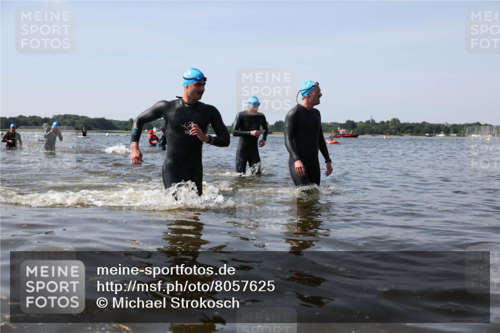 22.06.2025 - Viking Triathlon Michael Strokosch http://msf.ph/oto/8057625 22.06.2025 10:36:15 Schwimmen 19, 88, 101, 334, 407, 448 meine-sportfotos.de