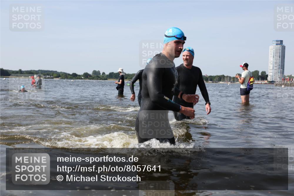 22.06.2025 - Viking Triathlon Michael Strokosch http://msf.ph/oto/8057641 22.06.2025 10:36:17 Schwimmen 88, 101, 334, 407 meine-sportfotos.de
