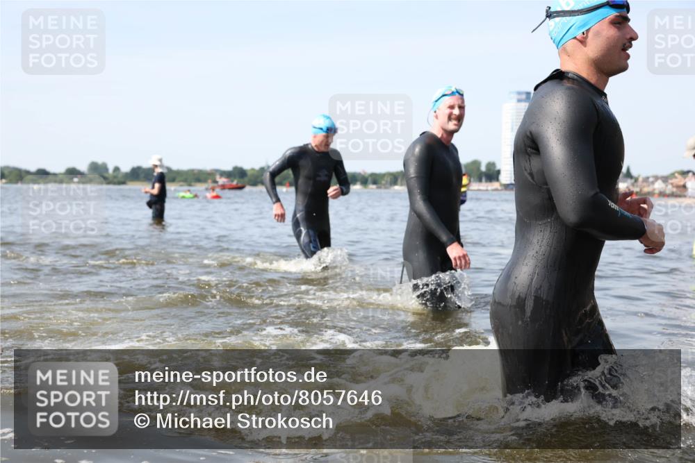 22.06.2025 - Viking Triathlon Michael Strokosch http://msf.ph/oto/8057646 22.06.2025 10:36:18 Schwimmen 88, 101, 334, 407 meine-sportfotos.de