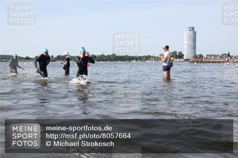 22.06.2025 - Viking Triathlon Michael Strokosch http://msf.ph/oto/8057664 22.06.2025 10:36:24 Schwimmen 42, 88, 101, 232, 251, 334, 407 meine-sportfotos.de