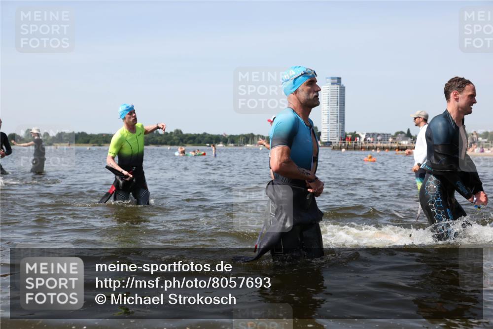22.06.2025 - Viking Triathlon Michael Strokosch http://msf.ph/oto/8057693 22.06.2025 10:39:02 Schwimmen 26, 40, 57, 79, 148, 181, 185, 210, 295, 336, 351, 408, 416, 451, 654 meine-sportfotos.de