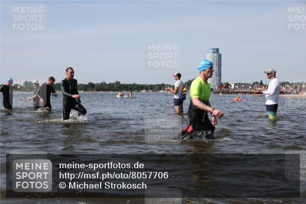 22.06.2025 - Viking Triathlon Michael Strokosch http://msf.ph/oto/8057706 22.06.2025 10:39:04 Schwimmen 26, 40, 57, 79, 148, 181, 185, 210, 295, 351, 408, 416, 451, 654 meine-sportfotos.de