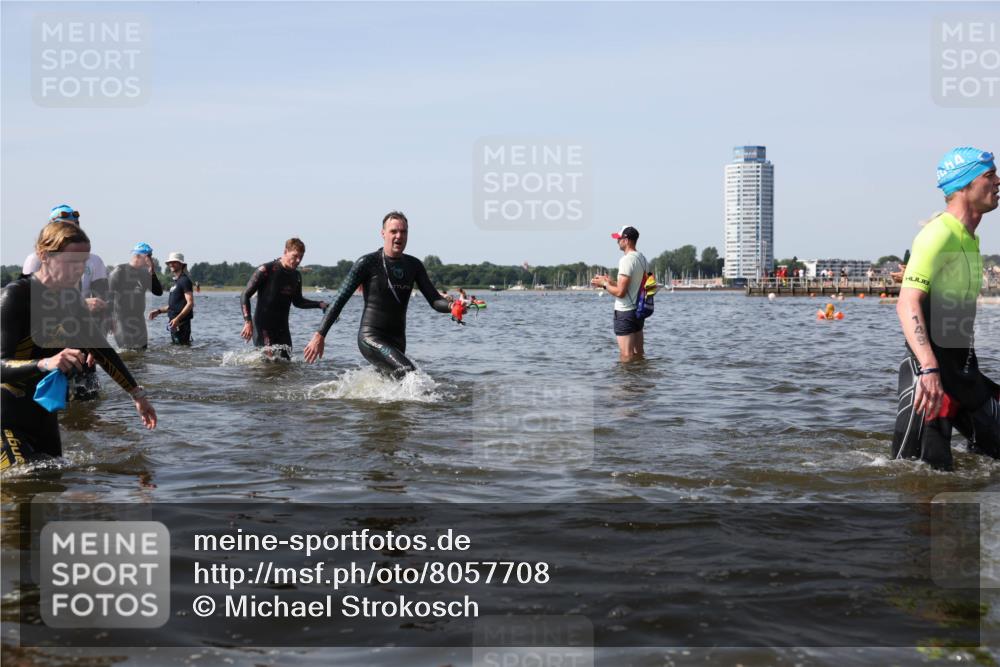 22.06.2025 - Viking Triathlon Michael Strokosch http://msf.ph/oto/8057708 22.06.2025 10:39:05 Schwimmen 26, 40, 57, 79, 148, 181, 185, 210, 276, 295, 351, 408, 416, 451, 654 meine-sportfotos.de