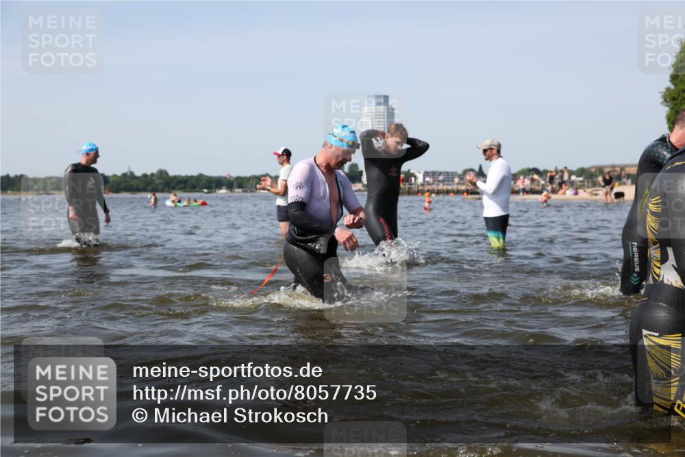 22.06.2025 - Viking Triathlon Michael Strokosch http://msf.ph/oto/8057735 22.06.2025 10:39:09 Schwimmen 79, 148, 181, 182, 185, 276, 295, 351, 386, 408, 416, 451, 536, 654 meine-sportfotos.de