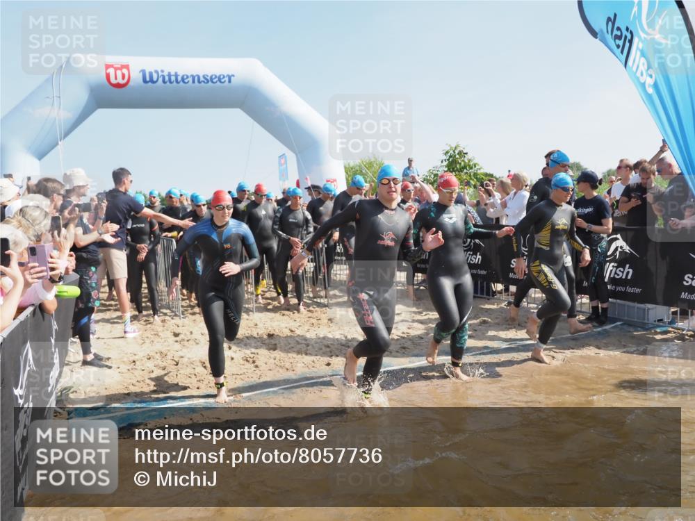22.06.2025 - Viking Triathlon MichiJ http://msf.ph/oto/8057736 22.06.2025 10:00:39 Schwimmen 1, 7, 8, 9, 11, 13, 30, 45, 87, 145, 178, 184, 196, 200, 289, 306, 368, 374, 401, 414, 491, 526, 534, 612, 613, 616, 623, 628, 641, 642, 651 meine-sportfotos.de