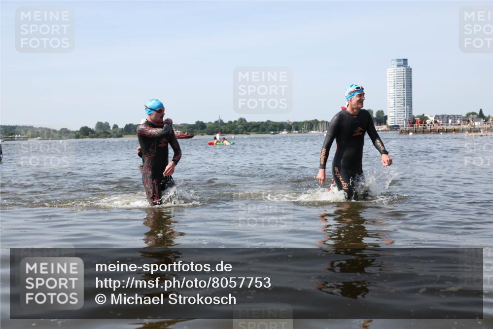22.06.2025 - Viking Triathlon Michael Strokosch http://msf.ph/oto/8057753 22.06.2025 10:36:55 Schwimmen 331, 355, 388, 500 meine-sportfotos.de