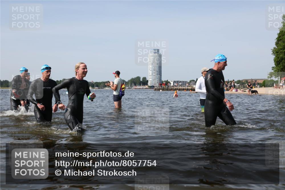 22.06.2025 - Viking Triathlon Michael Strokosch http://msf.ph/oto/8057754 22.06.2025 10:39:15 Schwimmen 79, 83, 148, 182, 195, 238, 276, 295, 351, 386, 474, 536, 654 meine-sportfotos.de