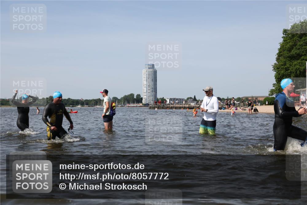 22.06.2025 - Viking Triathlon Michael Strokosch http://msf.ph/oto/8057772 22.06.2025 10:39:20 Schwimmen 83, 117, 150, 182, 195, 238, 276, 295, 298, 324, 351, 386, 474, 536 meine-sportfotos.de