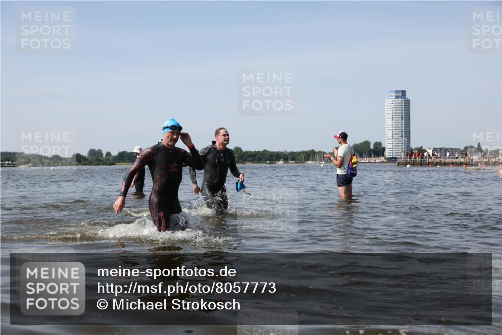 22.06.2025 - Viking Triathlon Michael Strokosch http://msf.ph/oto/8057773 22.06.2025 10:37:02 Schwimmen 331, 355, 388, 454, 500, 513 meine-sportfotos.de