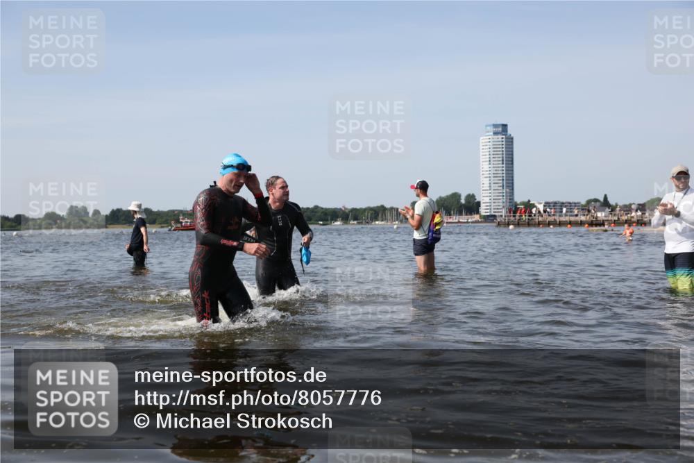 22.06.2025 - Viking Triathlon Michael Strokosch http://msf.ph/oto/8057776 22.06.2025 10:37:03 Schwimmen 172, 331, 355, 388, 454, 500, 513 meine-sportfotos.de