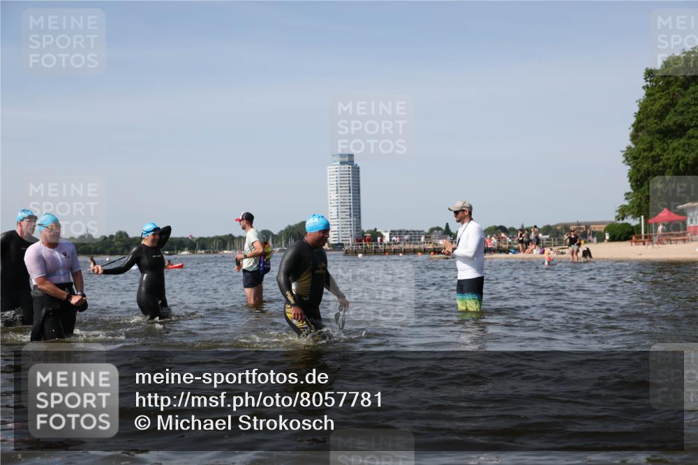 22.06.2025 - Viking Triathlon Michael Strokosch http://msf.ph/oto/8057781 22.06.2025 10:39:22 Schwimmen 83, 93, 117, 150, 182, 195, 238, 276, 298, 324, 386, 474, 536 meine-sportfotos.de