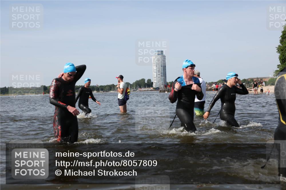 22.06.2025 - Viking Triathlon Michael Strokosch http://msf.ph/oto/8057809 22.06.2025 10:39:26 Schwimmen 83, 93, 117, 138, 150, 182, 195, 238, 276, 298, 324, 337, 386, 474, 529, 536 meine-sportfotos.de