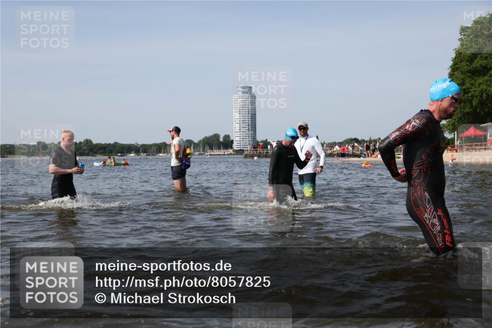 22.06.2025 - Viking Triathlon Michael Strokosch http://msf.ph/oto/8057825 22.06.2025 10:39:29 Schwimmen 83, 86, 93, 117, 138, 150, 195, 238, 298, 324, 337, 474, 529 meine-sportfotos.de
