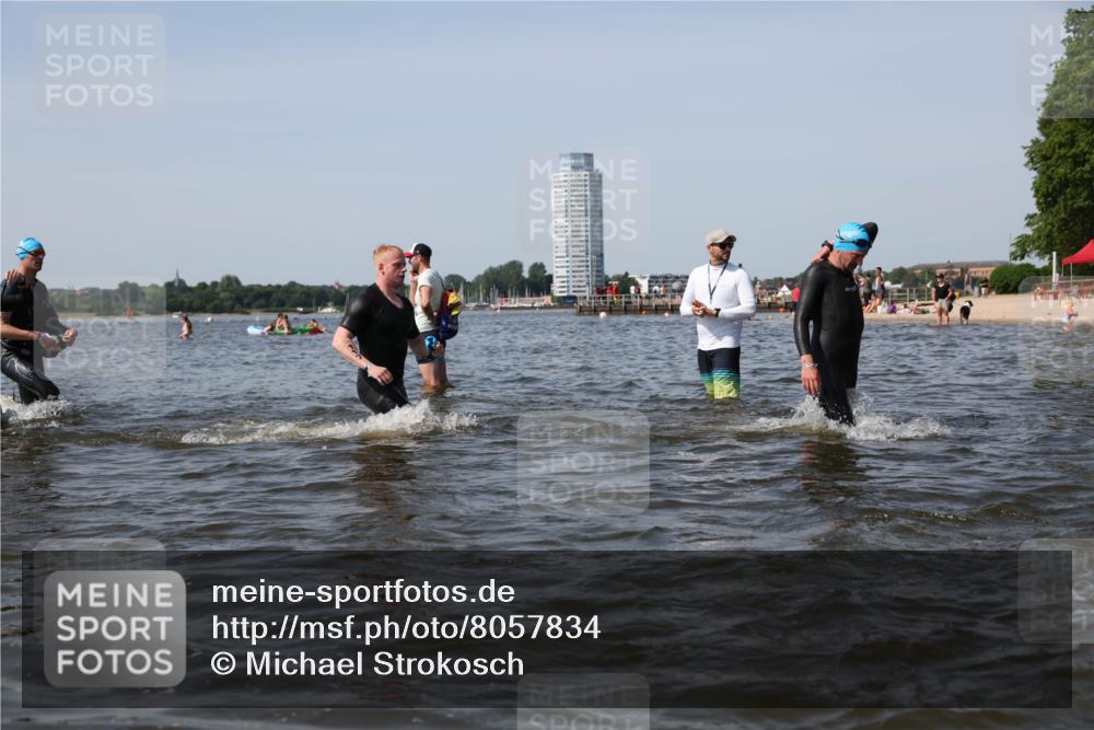 22.06.2025 - Viking Triathlon Michael Strokosch http://msf.ph/oto/8057834 22.06.2025 10:39:30 Schwimmen 25, 83, 86, 93, 117, 138, 150, 195, 238, 244, 298, 324, 337, 474, 529 meine-sportfotos.de