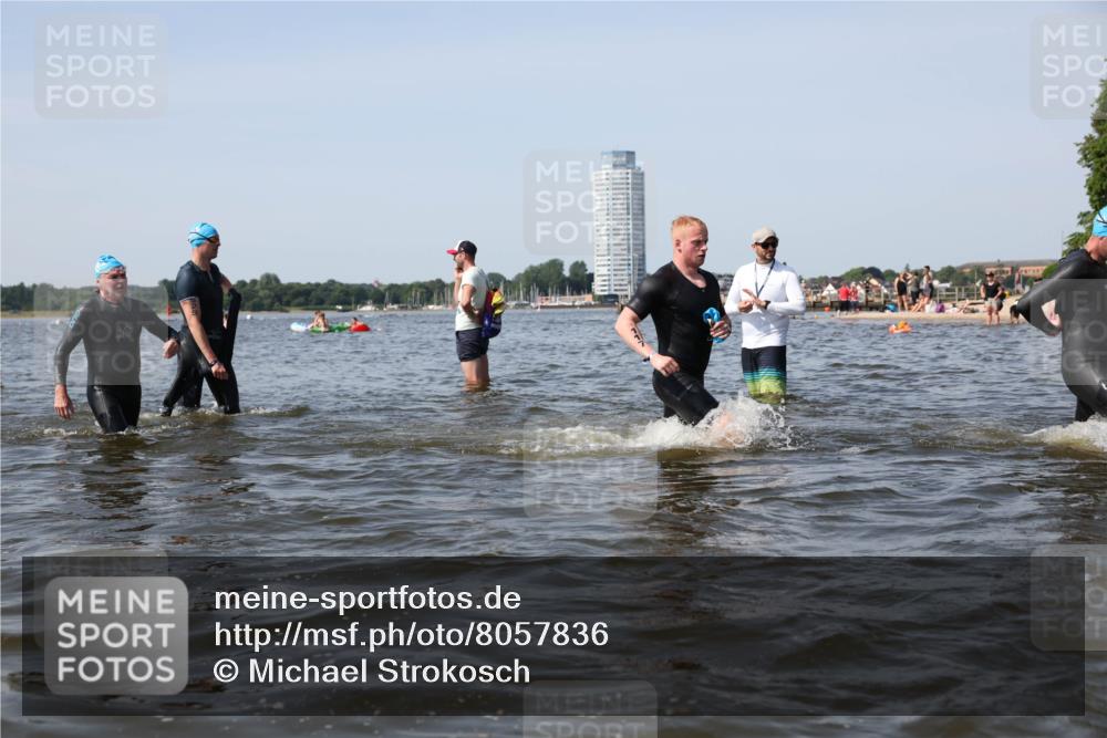 22.06.2025 - Viking Triathlon Michael Strokosch http://msf.ph/oto/8057836 22.06.2025 10:39:31 Schwimmen 25, 83, 86, 93, 117, 138, 150, 195, 238, 244, 298, 324, 337, 474, 529 meine-sportfotos.de