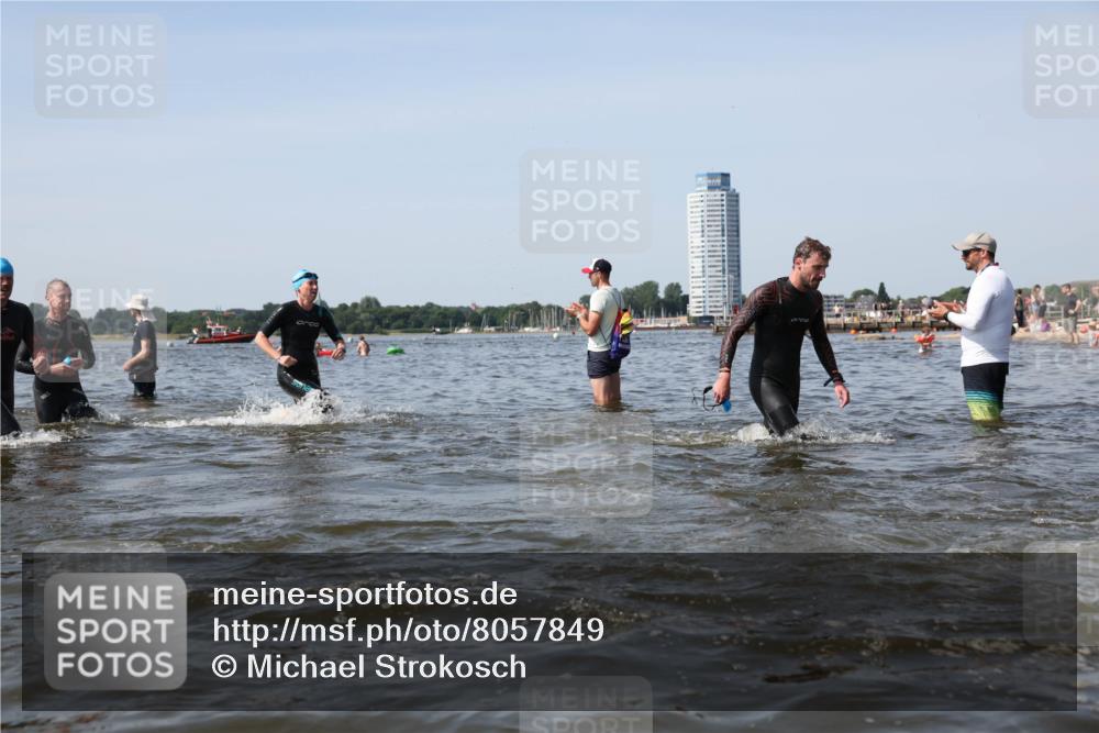 22.06.2025 - Viking Triathlon Michael Strokosch http://msf.ph/oto/8057849 22.06.2025 10:37:19 Schwimmen 34, 131, 172, 180, 233, 253, 312, 316, 344, 370, 383, 454, 513, 649 meine-sportfotos.de