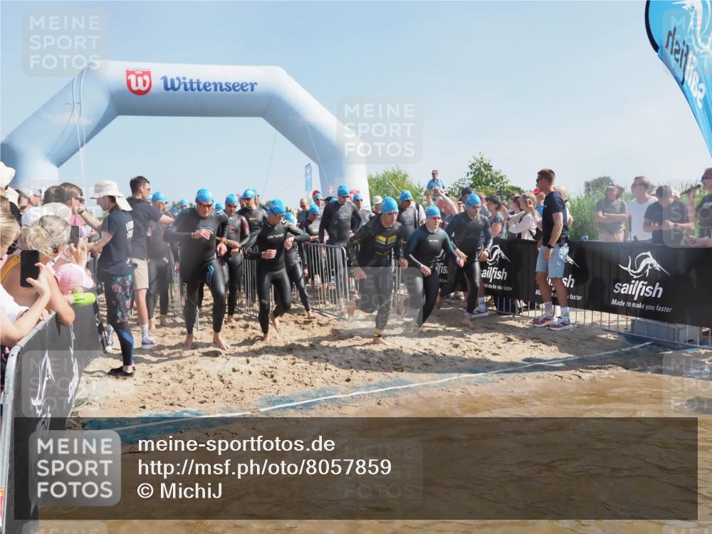 22.06.2025 - Viking Triathlon MichiJ http://msf.ph/oto/8057859 22.06.2025 10:00:55 Schwimmen 50, 90, 113, 124, 132, 236, 243, 258, 300, 301, 347, 352, 384, 652, 658 meine-sportfotos.de