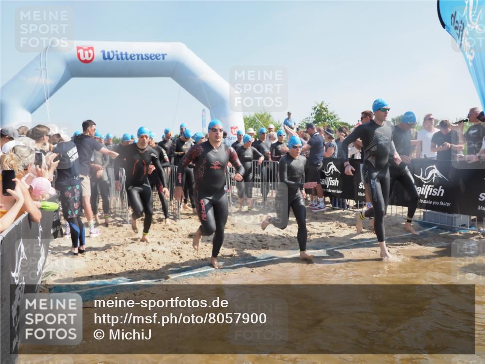 22.06.2025 - Viking Triathlon MichiJ http://msf.ph/oto/8057900 22.06.2025 10:01:00 Schwimmen 12, 50, 63, 90, 113, 124, 236, 243, 294, 300, 347, 350, 384, 458, 658 meine-sportfotos.de