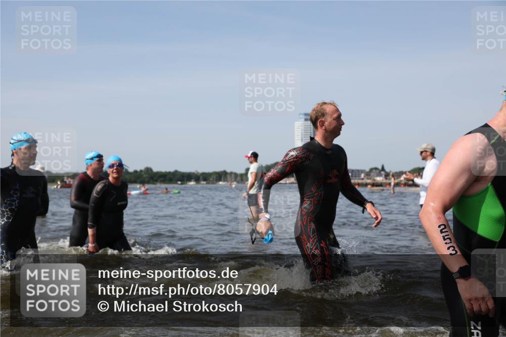 22.06.2025 - Viking Triathlon Michael Strokosch http://msf.ph/oto/8057904 22.06.2025 10:37:26 Schwimmen 21, 34, 131, 141, 180, 187, 233, 253, 312, 316, 344, 370, 383, 456, 639 meine-sportfotos.de