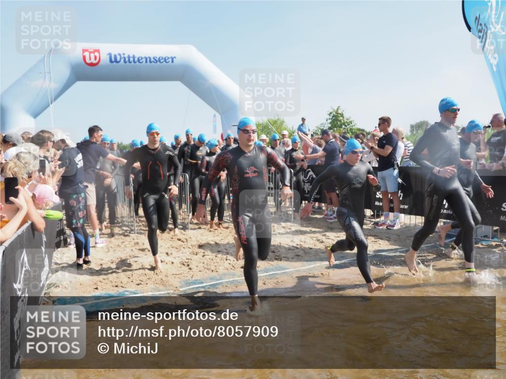 22.06.2025 - Viking Triathlon MichiJ http://msf.ph/oto/8057909 22.06.2025 10:01:01 Schwimmen 12, 50, 63, 90, 113, 124, 236, 243, 294, 300, 347, 350, 384, 458, 658 meine-sportfotos.de