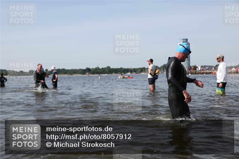 22.06.2025 - Viking Triathlon Michael Strokosch http://msf.ph/oto/8057912 22.06.2025 10:39:46 Schwimmen 25, 29, 86, 138, 244, 423, 437, 518, 529 meine-sportfotos.de