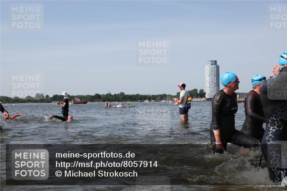 22.06.2025 - Viking Triathlon Michael Strokosch http://msf.ph/oto/8057914 22.06.2025 10:37:28 Schwimmen 21, 34, 131, 141, 163, 177, 180, 187, 233, 253, 312, 316, 344, 370, 383, 456, 639 meine-sportfotos.de