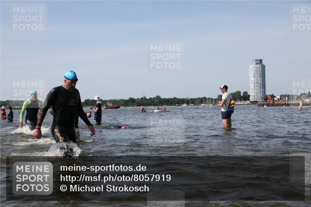 22.06.2025 - Viking Triathlon Michael Strokosch http://msf.ph/oto/8057919 22.06.2025 10:37:29 Schwimmen 21, 34, 131, 141, 163, 177, 180, 187, 233, 245, 253, 312, 316, 344, 383, 456, 614, 639 meine-sportfotos.de