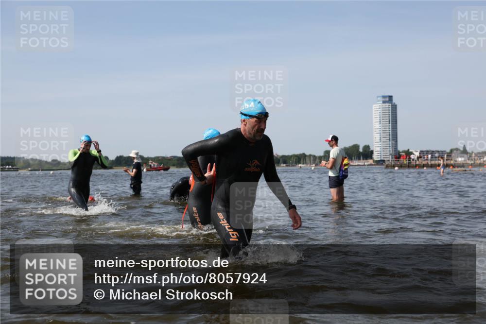 22.06.2025 - Viking Triathlon Michael Strokosch http://msf.ph/oto/8057924 22.06.2025 10:37:31 Schwimmen 21, 34, 131, 141, 163, 177, 180, 187, 245, 253, 312, 316, 344, 383, 456, 614, 639 meine-sportfotos.de