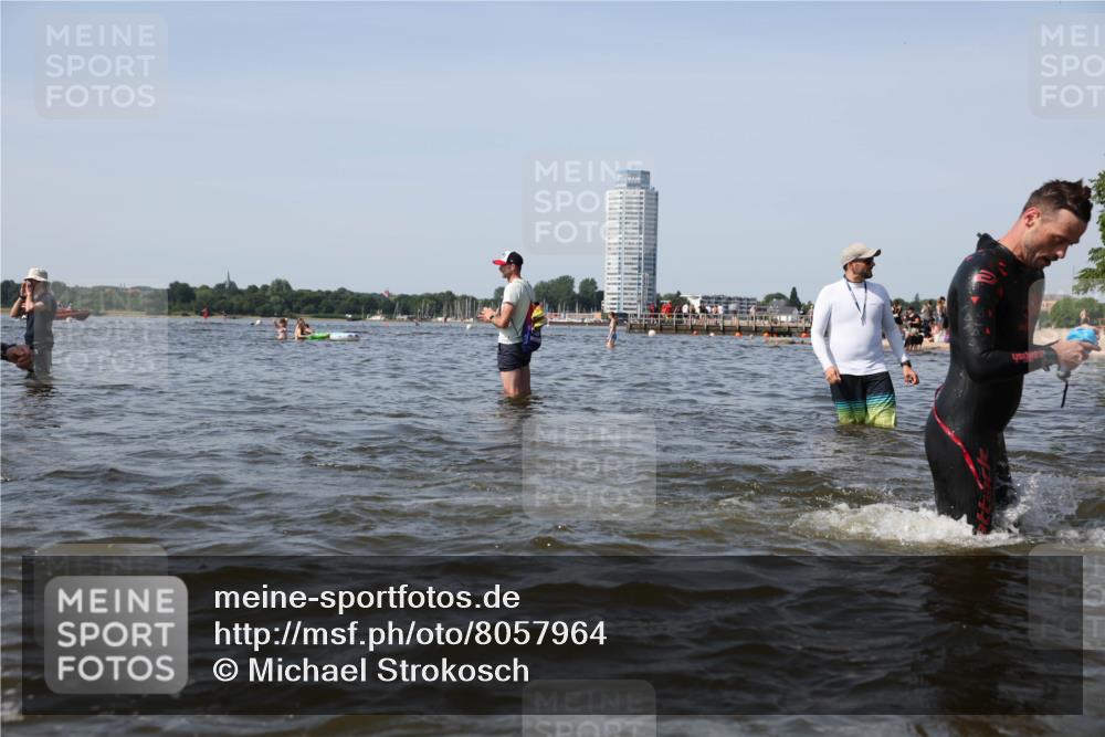 22.06.2025 - Viking Triathlon Michael Strokosch http://msf.ph/oto/8057964 22.06.2025 10:37:41 Schwimmen 21, 141, 163, 177, 187, 245, 396, 411, 433, 456, 506, 614, 619, 639, 645 meine-sportfotos.de