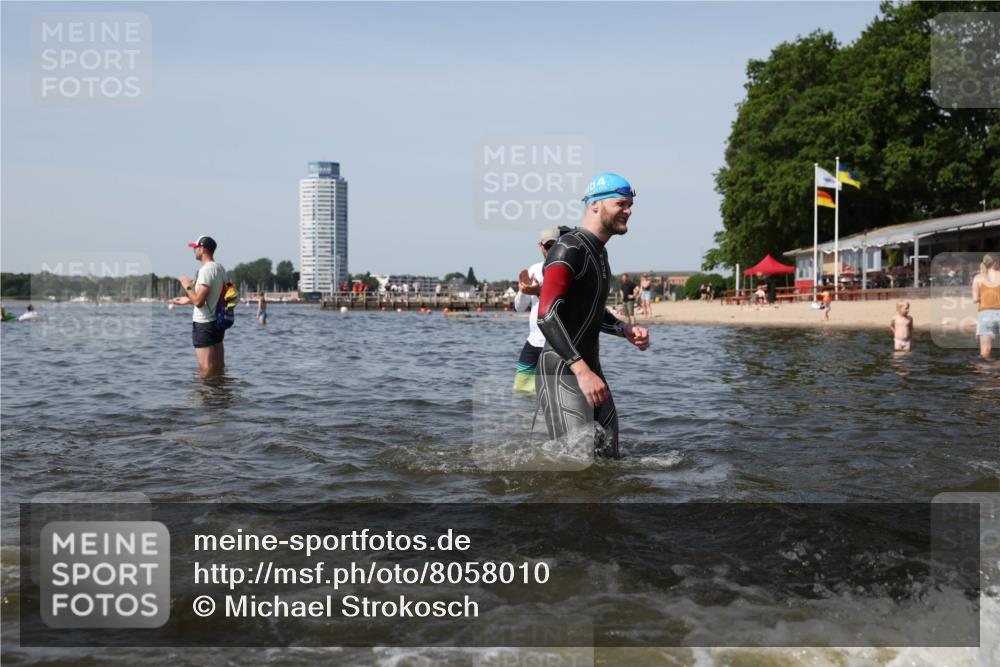 22.06.2025 - Viking Triathlon Michael Strokosch http://msf.ph/oto/8058010 22.06.2025 10:37:48 Schwimmen 146, 163, 177, 245, 335, 396, 411, 433, 506, 614, 619, 645 meine-sportfotos.de