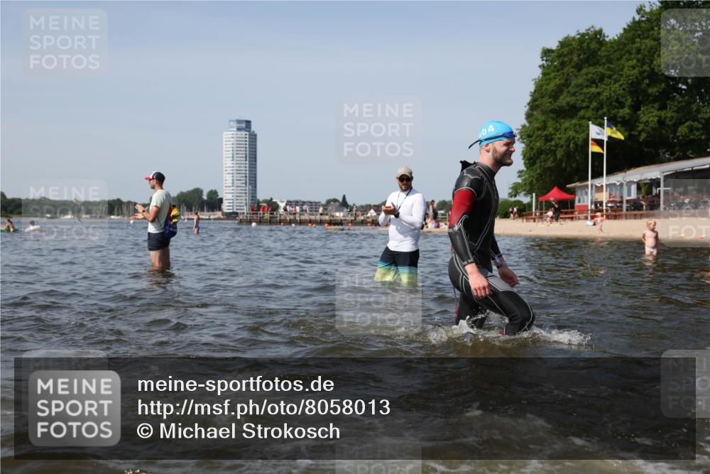 22.06.2025 - Viking Triathlon Michael Strokosch http://msf.ph/oto/8058013 22.06.2025 10:37:49 Schwimmen 146, 177, 245, 335, 396, 411, 433, 506, 614, 619, 645 meine-sportfotos.de
