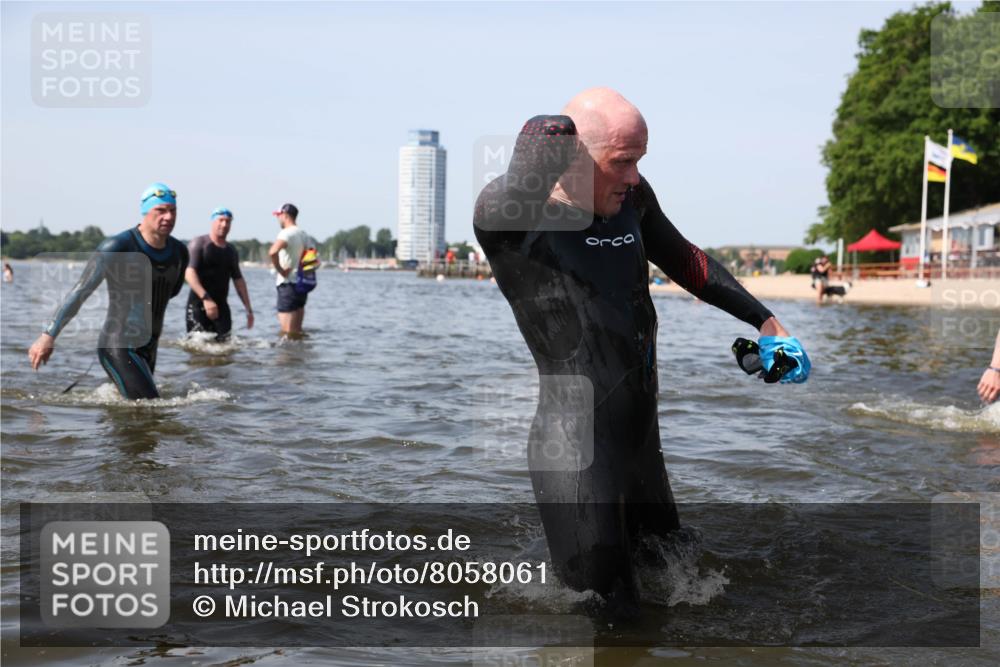 22.06.2025 - Viking Triathlon Michael Strokosch http://msf.ph/oto/8058061 22.06.2025 10:40:26 Schwimmen 44, 228, 254, 275, 291, 325, 375, 379, 385, 394, 487, 511, 514, 517, 553, 556, 644, 657 meine-sportfotos.de