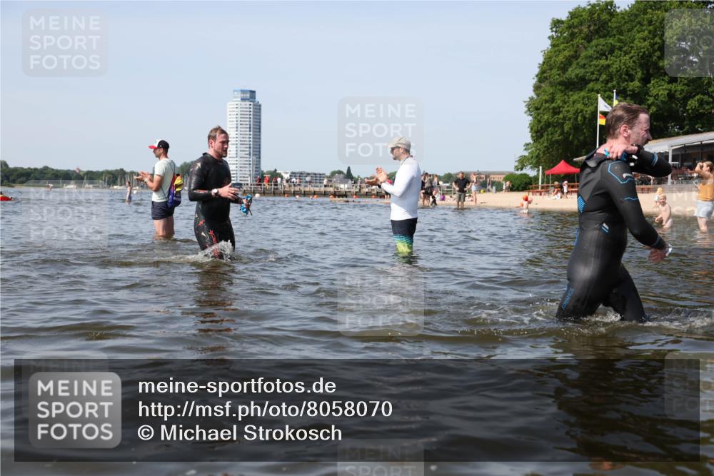 22.06.2025 - Viking Triathlon Michael Strokosch http://msf.ph/oto/8058070 22.06.2025 10:38:07 Schwimmen 61, 72, 146, 179, 191 meine-sportfotos.de