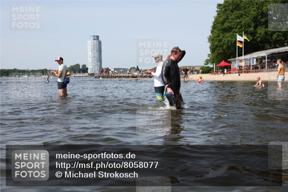 22.06.2025 - Viking Triathlon Michael Strokosch http://msf.ph/oto/8058077 22.06.2025 10:38:09 Schwimmen 61, 72, 89, 146, 179, 191, 209 meine-sportfotos.de
