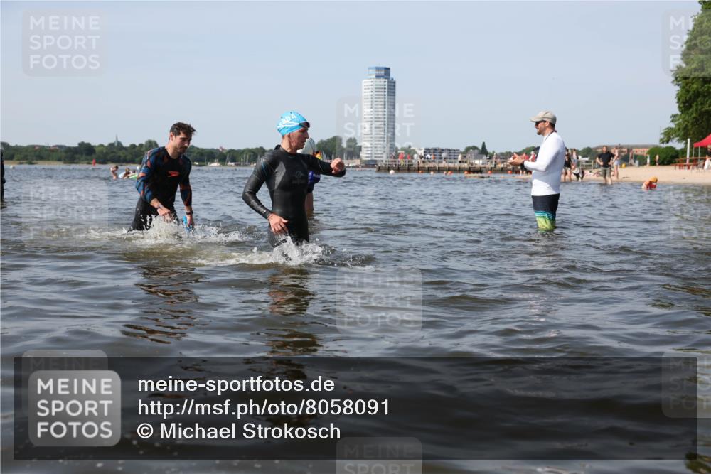 22.06.2025 - Viking Triathlon Michael Strokosch http://msf.ph/oto/8058091 22.06.2025 10:38:12 Schwimmen 61, 72, 89, 179, 191, 209, 447, 662 meine-sportfotos.de