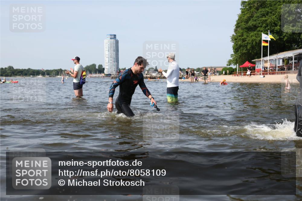 22.06.2025 - Viking Triathlon Michael Strokosch http://msf.ph/oto/8058109 22.06.2025 10:38:14 Schwimmen 61, 72, 89, 179, 191, 209, 447, 662 meine-sportfotos.de