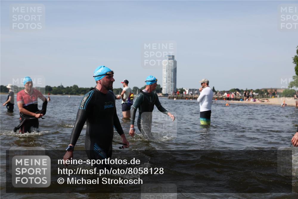 22.06.2025 - Viking Triathlon Michael Strokosch http://msf.ph/oto/8058128 22.06.2025 10:40:41 Schwimmen 44, 59, 228, 235, 239, 266, 275, 291, 325, 361, 462, 514, 530, 556, 644, 655, 657 meine-sportfotos.de